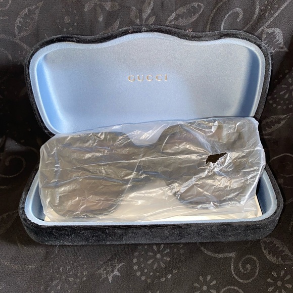 Gucci Sunglasses - Picture 3 of 7